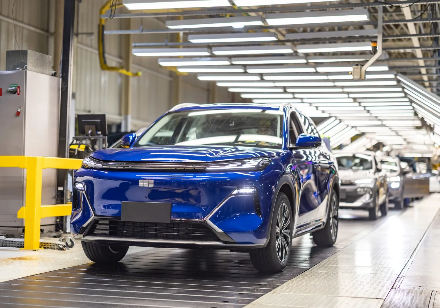 Produção nacional do Geely EX5 EM-i